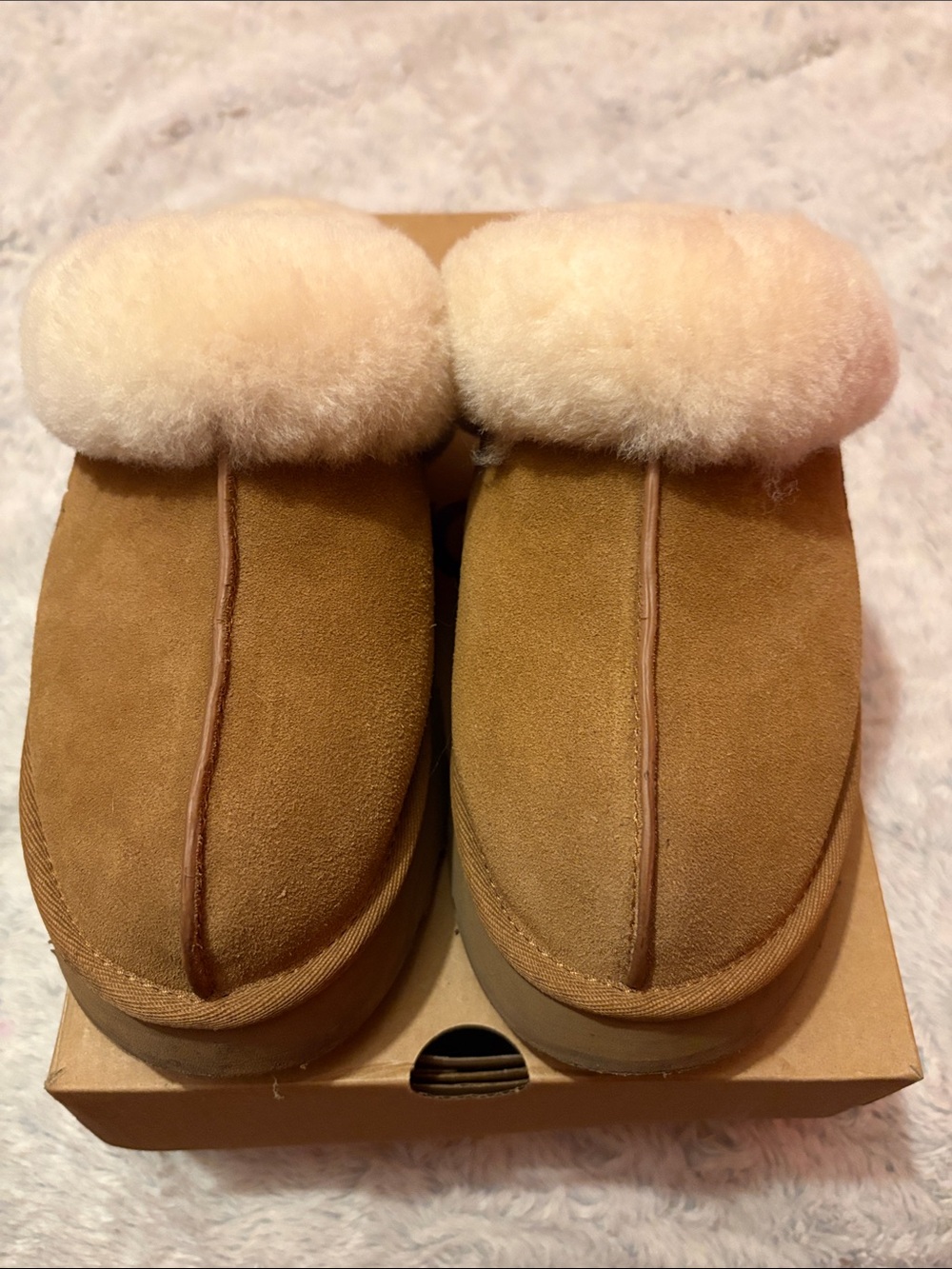 UGG Chestnut Women’s Suede Shearling Disquette